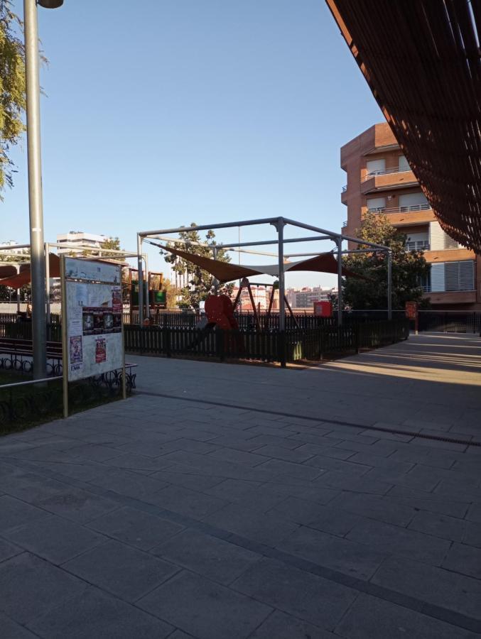 Ahllenrock Como Un Hotel, Pero Solo Para Ti Cornellà de Llobregat Eksteriør bilde